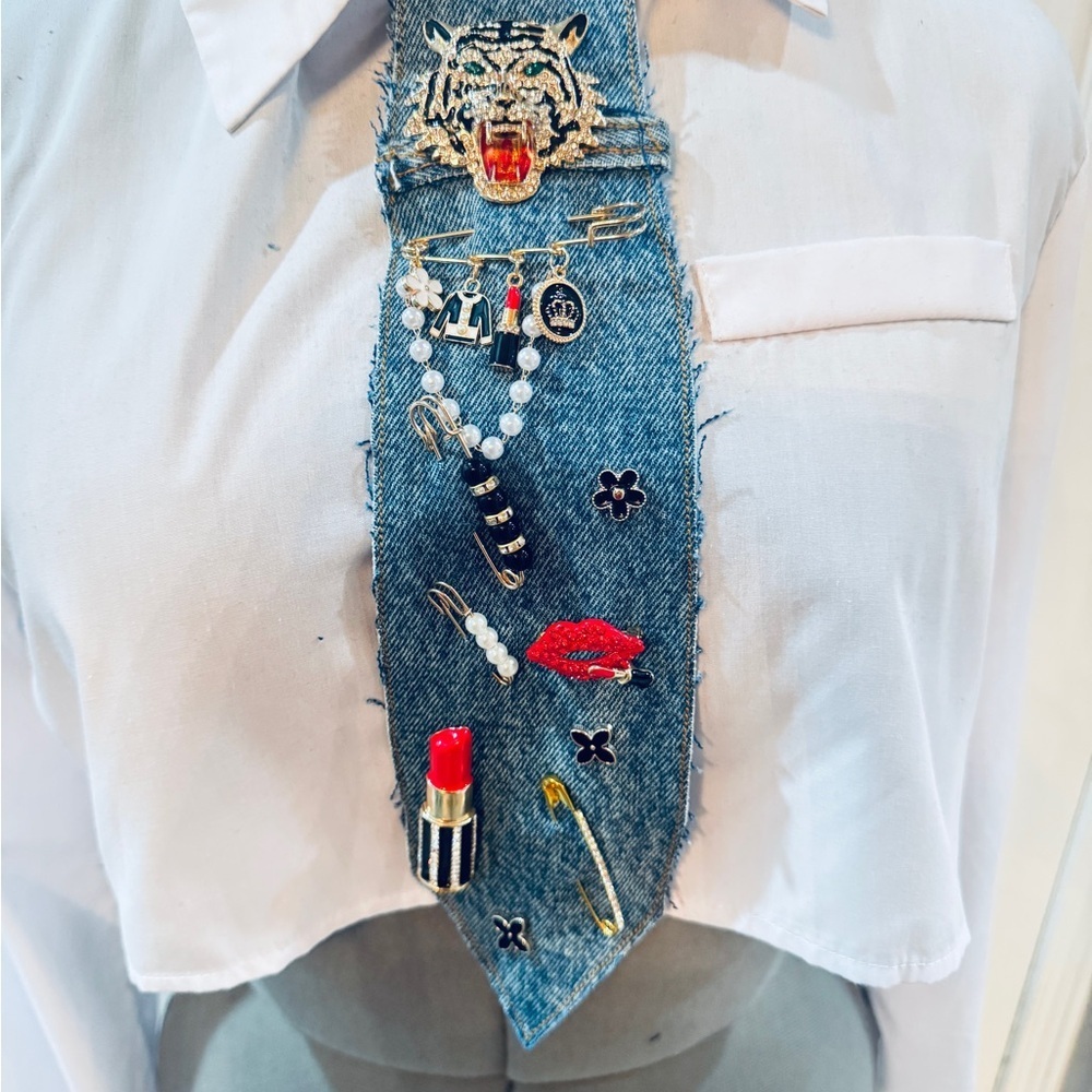 Custom Decorative Denim Tie with Red Lipstick & Pearl Pins - Women Accessories - Picture 5 of 5